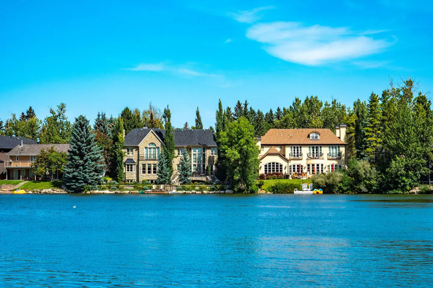 Lake Bonavista property and community context
